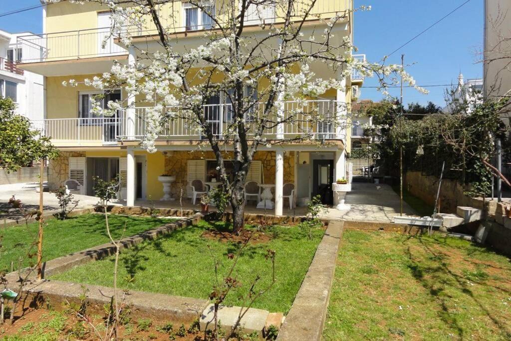 Croatia Borik Paar Garden View Number 1 *